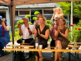 Humor, Musik und spontaner Beifall – das Duo traf bei Gästen und Mitarbeitenden sichtbar den richtigen Ton.