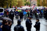 Protest gegen den Friedenspreis für die NATO.